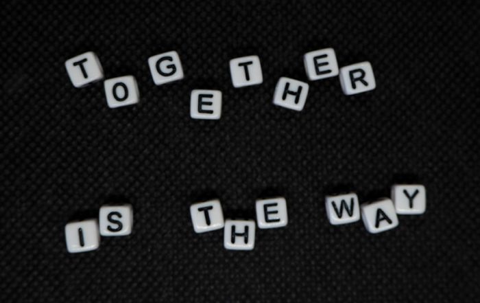 Würfe mit Buchstaben - together is the way